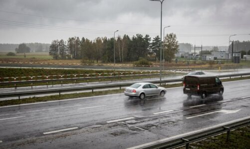 Kontrola drogowa na S-61: 24-latek przekroczył prędkość w trudnych warunkach